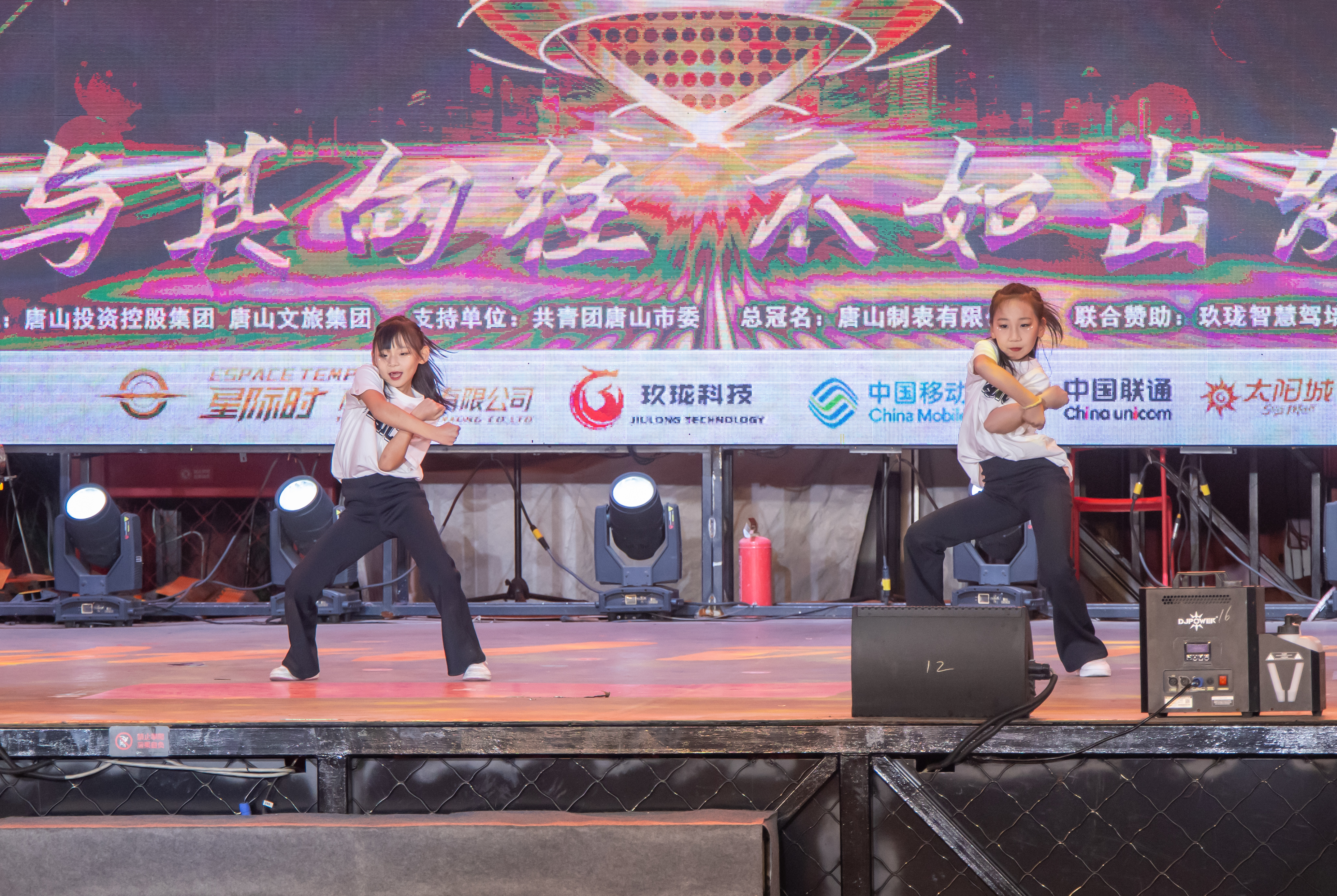 包含惊艳表现!一场比赛掀起热烈讨论的词条 包含惊艳表现!一场比赛掀起热烈讨论的词条