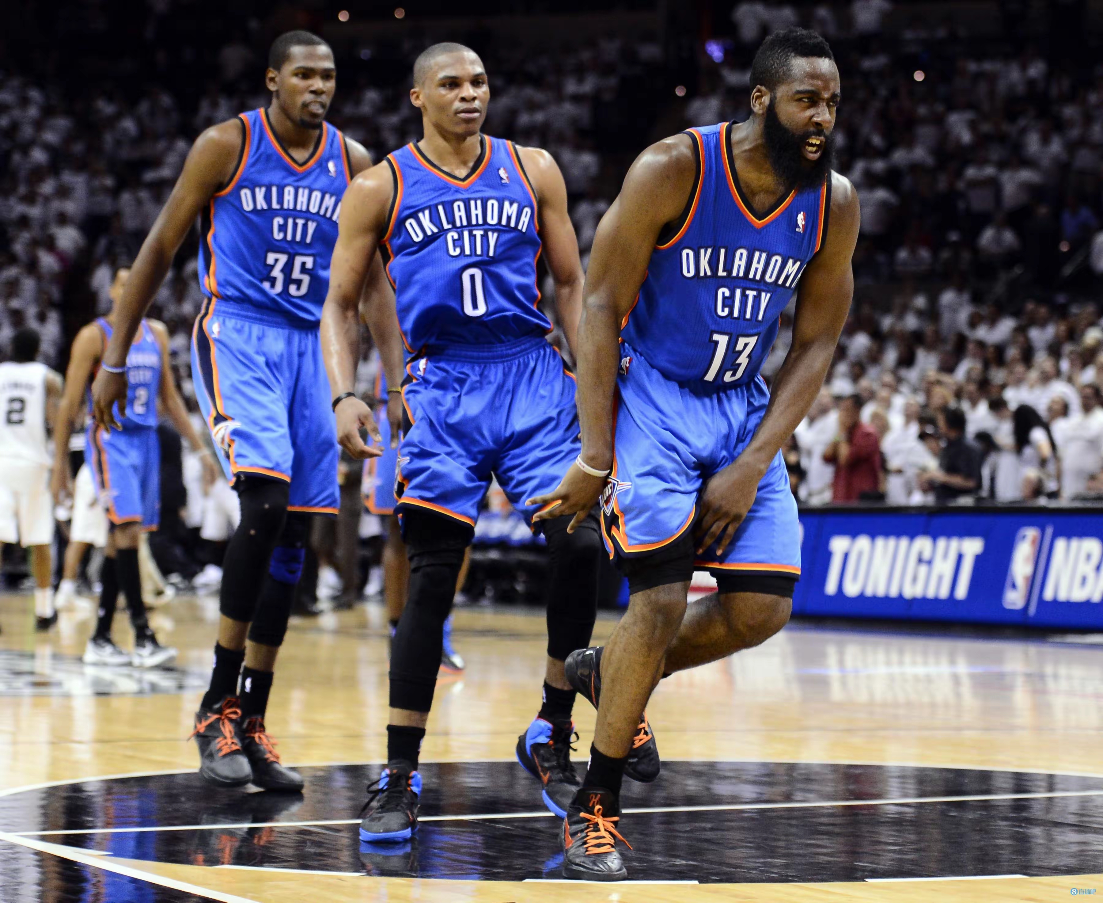 关于青岛队横扫雷霆，哈登关键制胜的信息