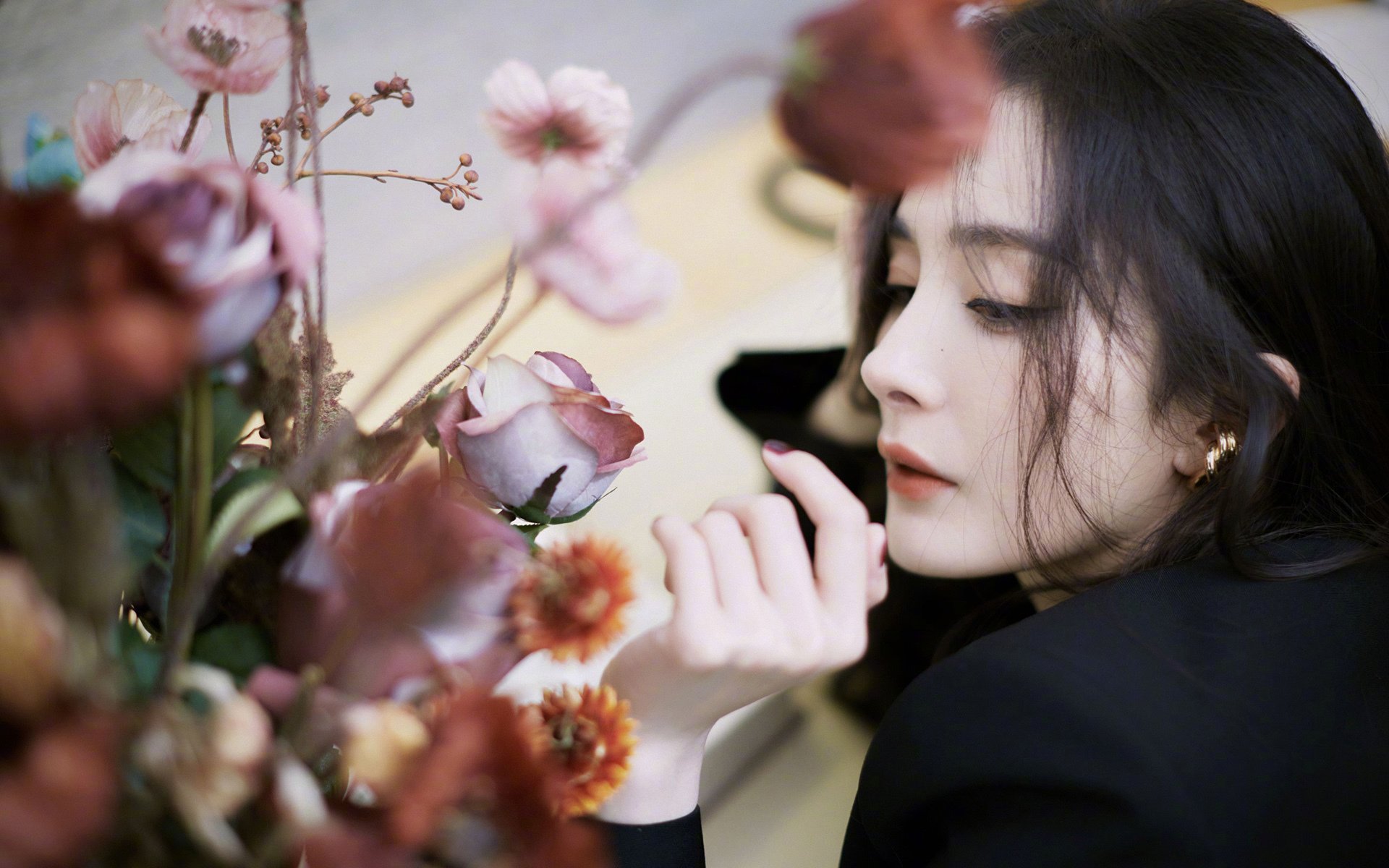 极速风暴席卷中亚铁骑，托纳利导演完美反击，波兰碾压乌兹别克斯坦锁定G组头名
